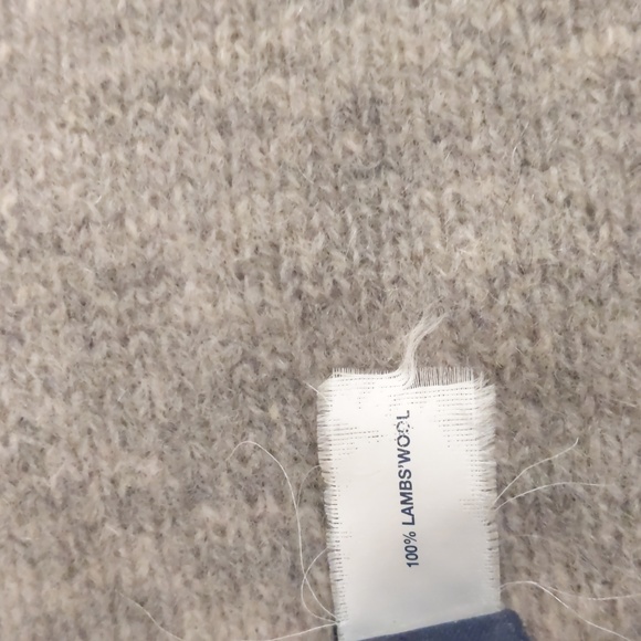 Scarf - Picture 2 of 4